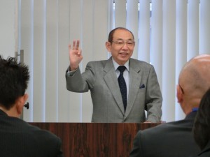 講師